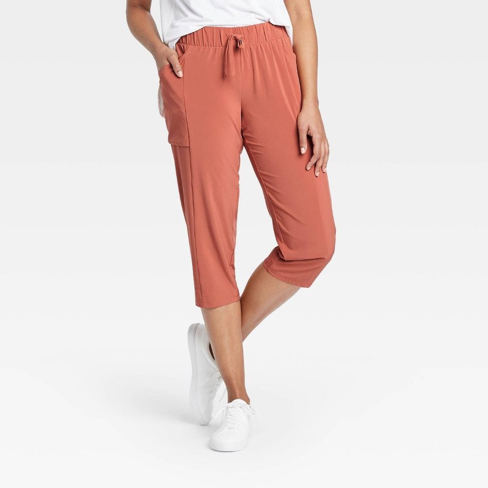 NWT Target Lightweight Capri Pants with Pockets